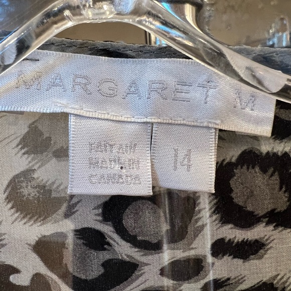 Swimsuit coverup - Picture 3 of 5